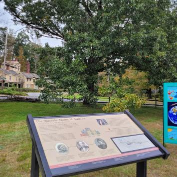 Yetti Frenkel Artdoor for Minute Man National Historical Park - Photo by Stewart Ikeda Yetti Frenkel Artdoor for Minute Man National Historical Park - Photo by Stewart Ikeda
